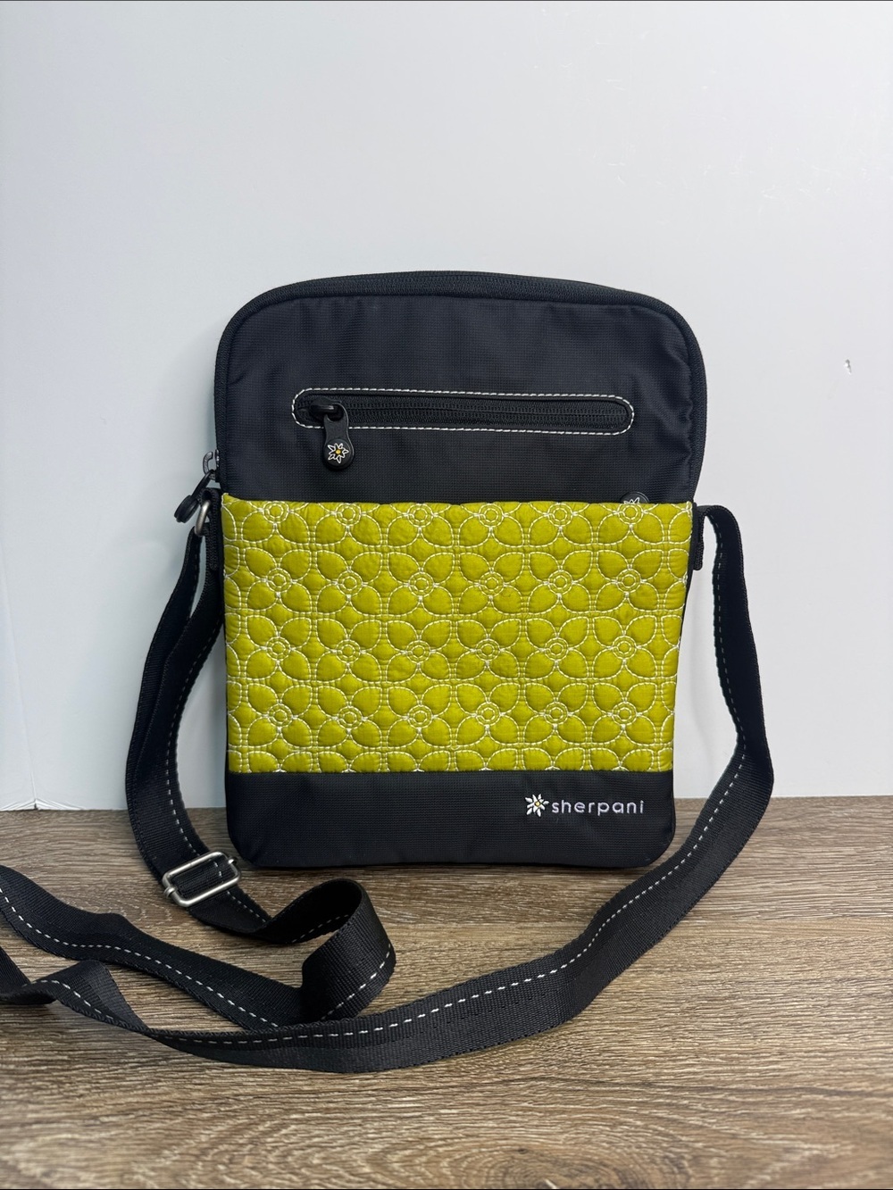 Sherpani Crossbody Travel Bag Black & Lime Green Geometric Print Purse
